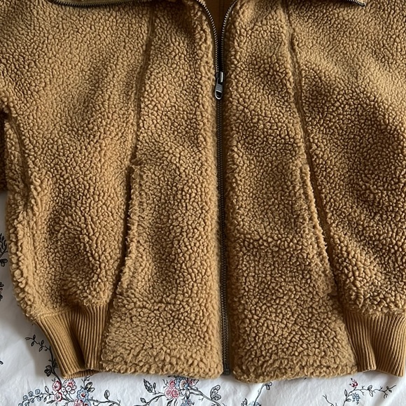 Fleece jacket - Picture 2 of 9